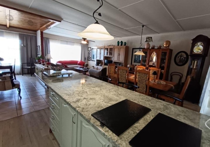 5 Bedroom Property for Sale in Wavecrest Eastern Cape